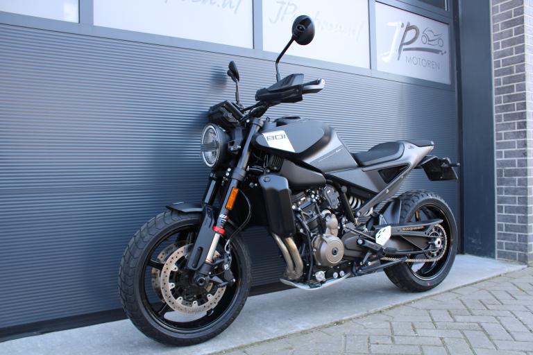 Husqvarna 801 Svartpilen - 2024